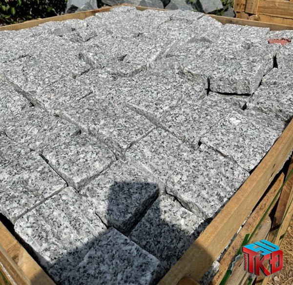 Đá cubic trắng granite 10x10x8 cm