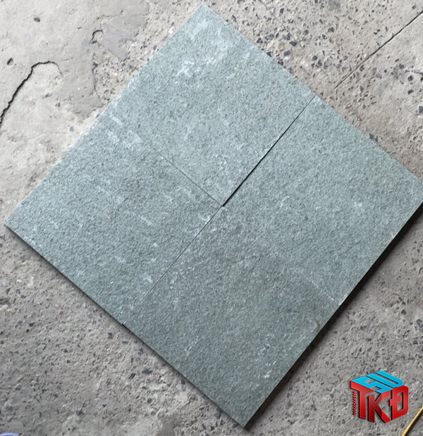 đá bazan xanh khò mặt kích thước 15x15 cm 